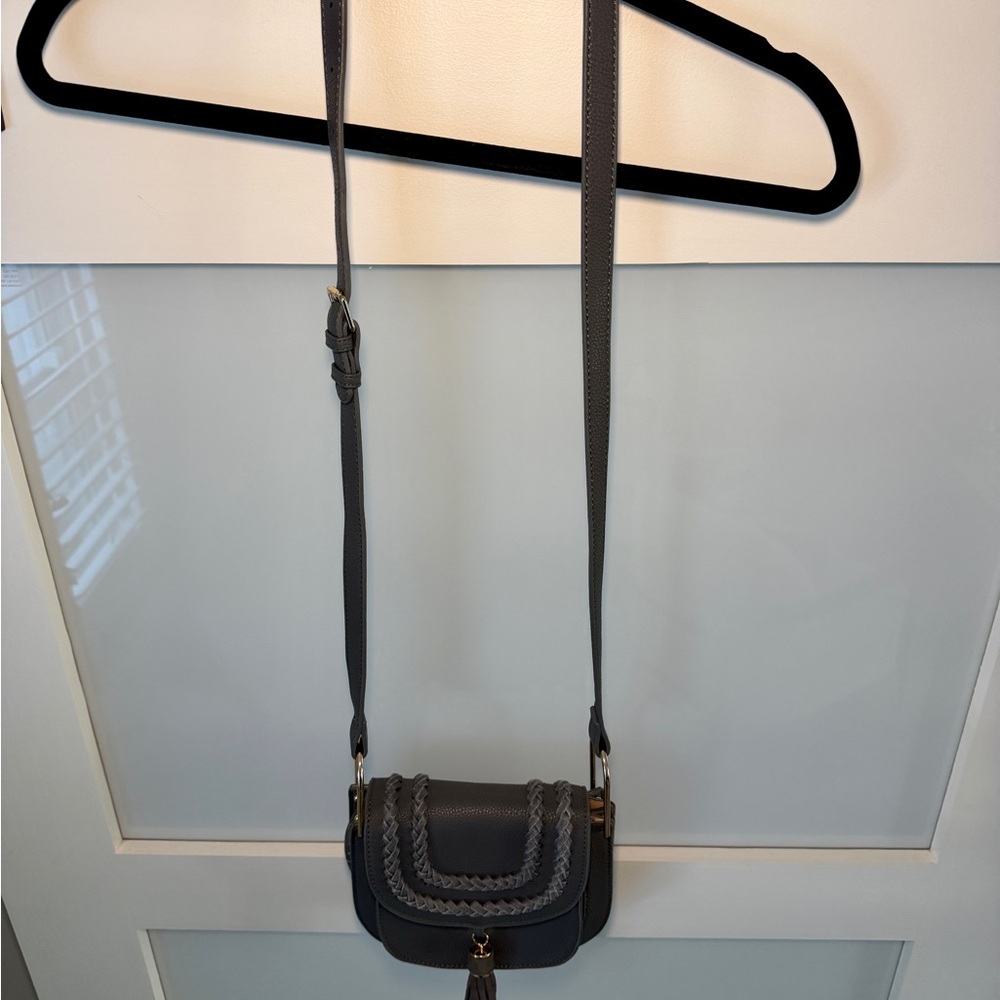 Elegant Gray Braided Tassel Shoulder Bag - Picture 3 of 7